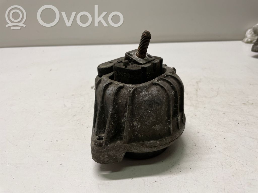 BMW 3 E90 E91 Engine mount bracket 
