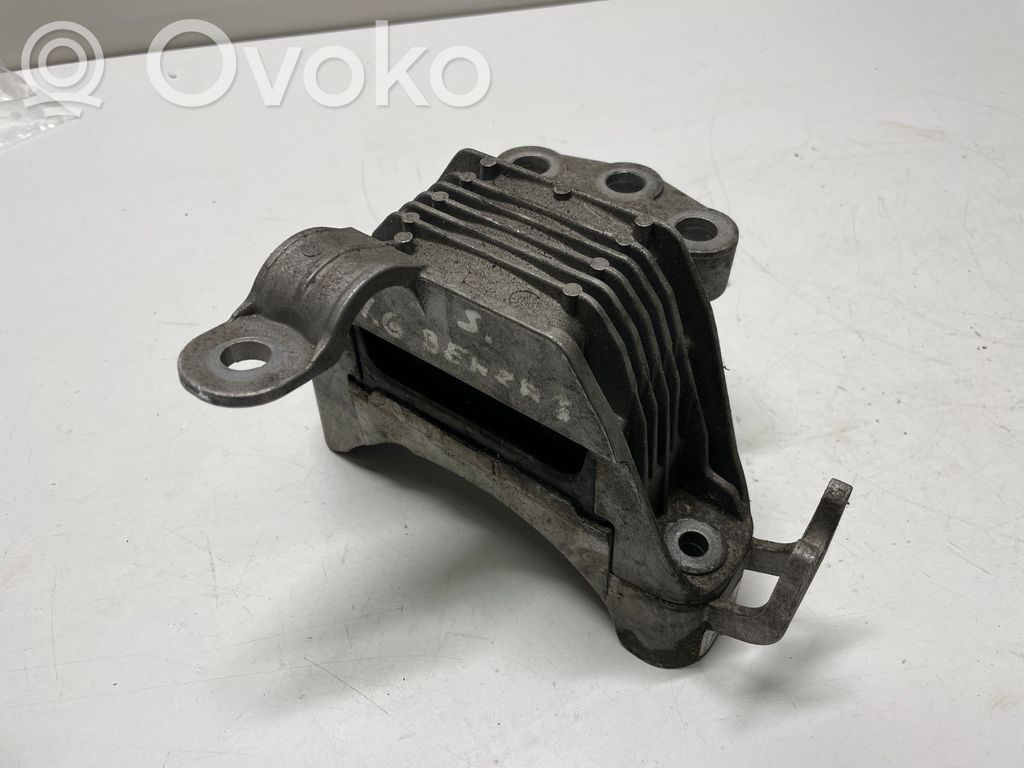 Opel Astra J Engine mount bracket 