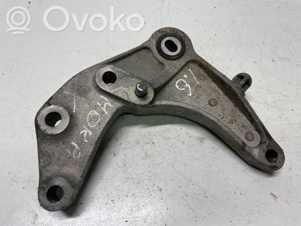 Opel Mokka X Gearbox mounting bracket 