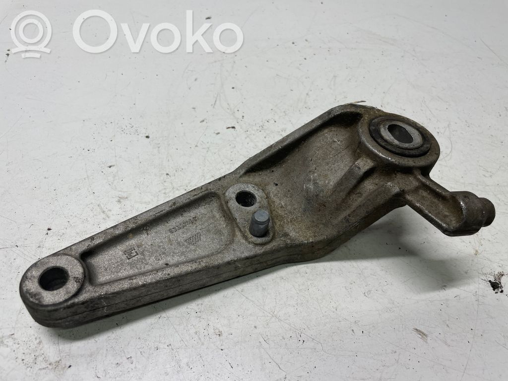 Opel Corsa E Gearbox mounting bracket 
