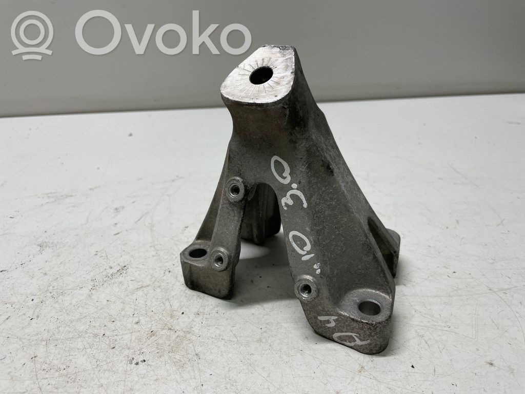 Audi A4 S4 B8 8K Łapa / Mocowanie silnika 