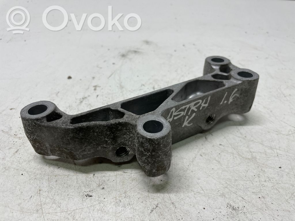 Opel Astra K Engine mounting bracket 
