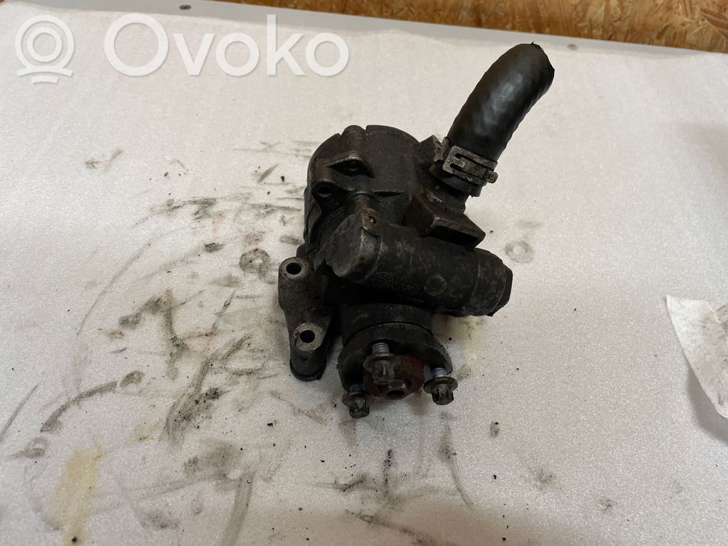 Mercedes-Benz E W210 Power steering pump 