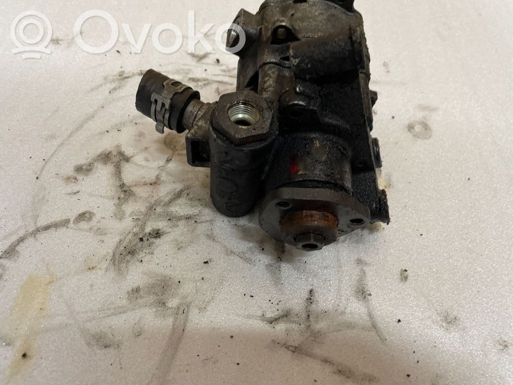 Mercedes-Benz E W210 Power steering pump 
