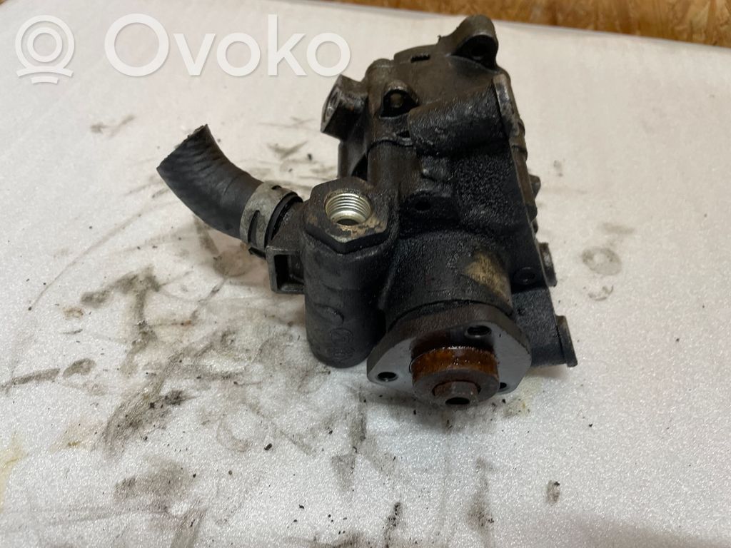 Mercedes-Benz E W210 Power steering pump 