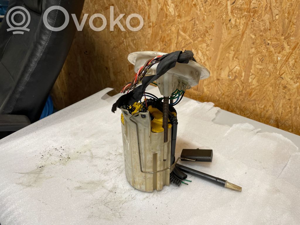 BMW 5 E60 E61 Polttoainesäiliön pumppu 