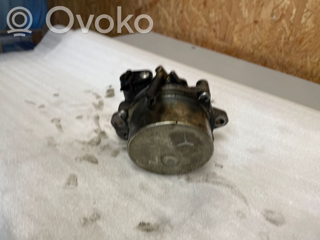 Opel Astra J Vacuum pump 