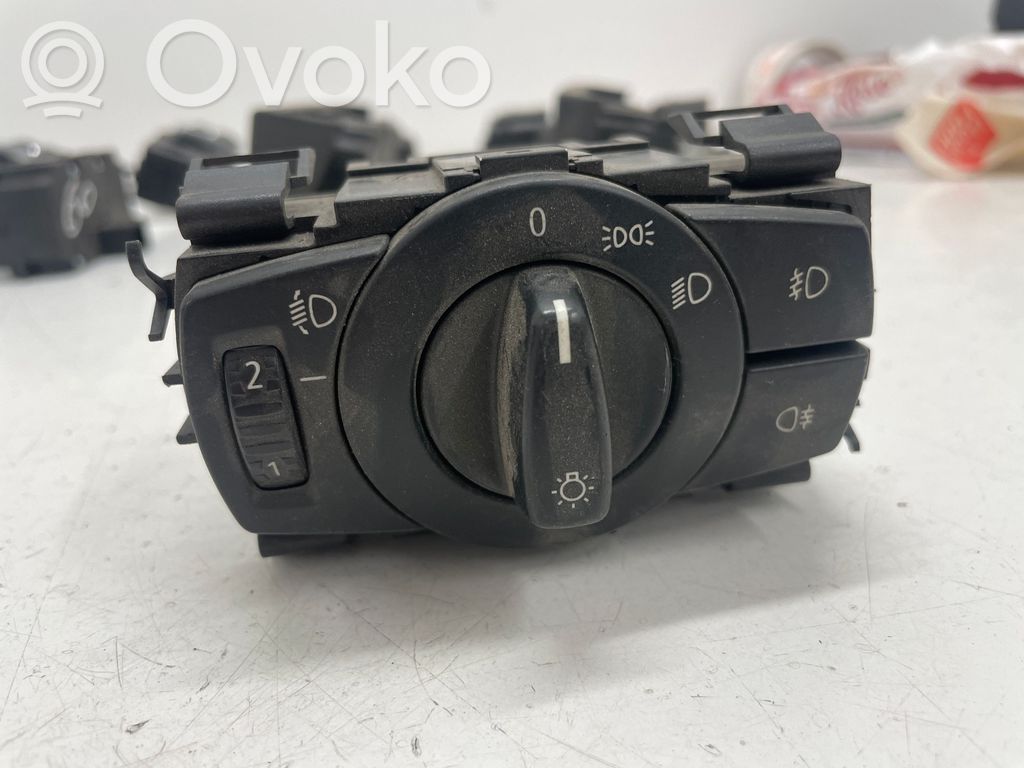 Light switch   6932794