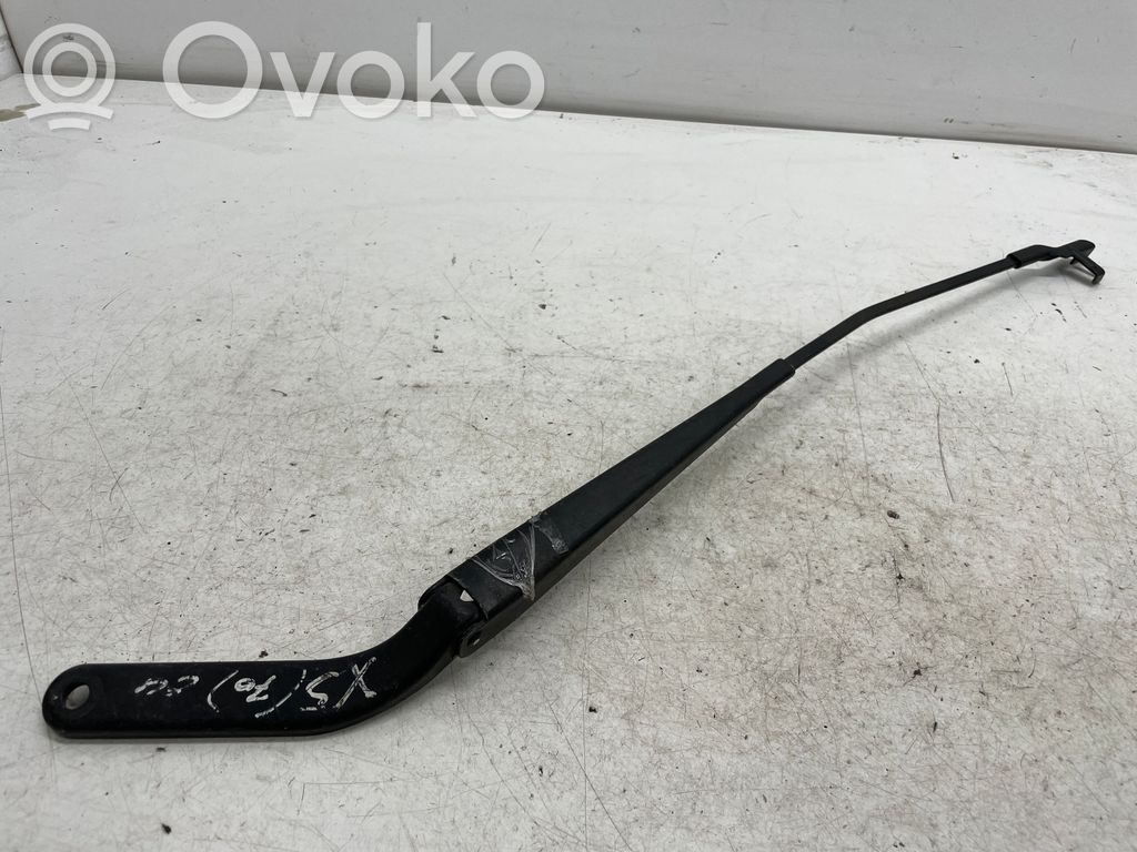 BMW X5 E70 Front wiper blade arm 