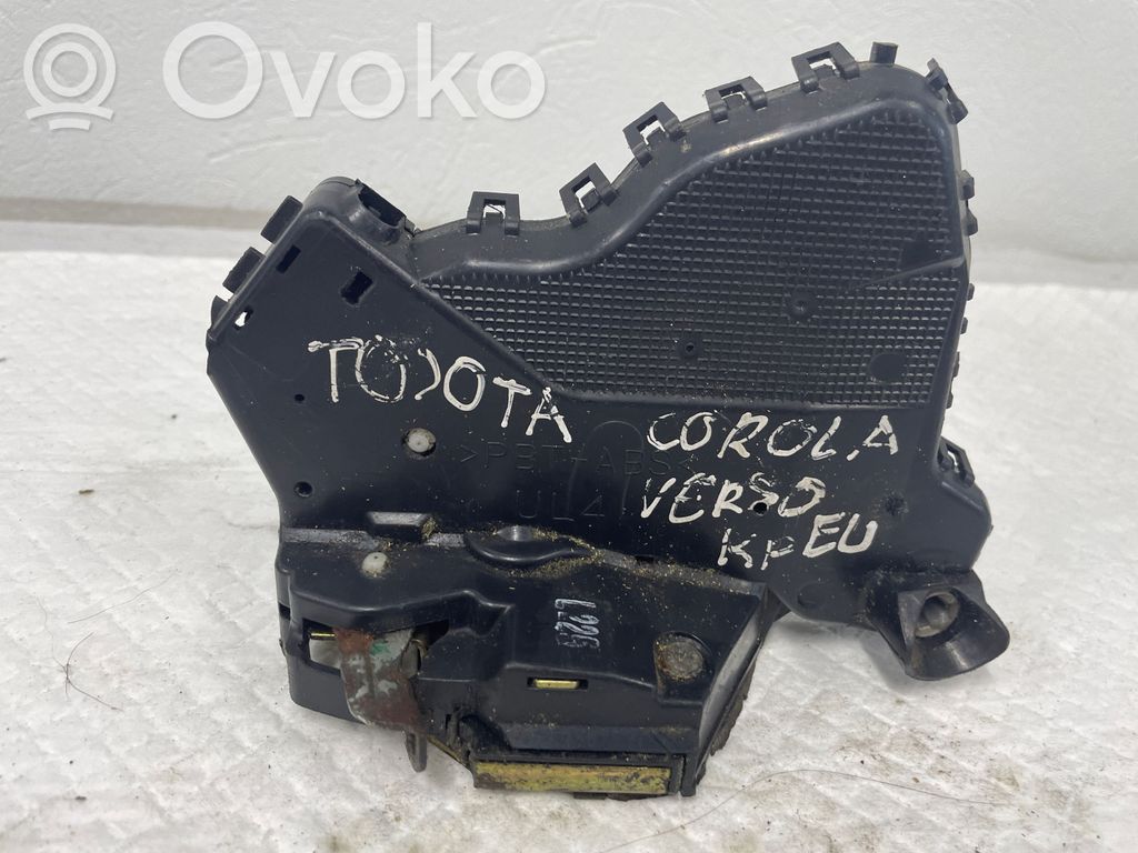 Toyota Corolla Verso E121 Priekinė durų spyna 