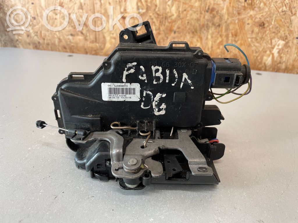 Skoda Fabia Mk2 (5J) Zamek drzwi tylnych 