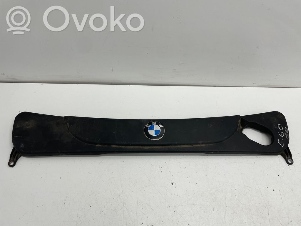 BMW 5 E60 E61 Kita variklio skyriaus detalė 