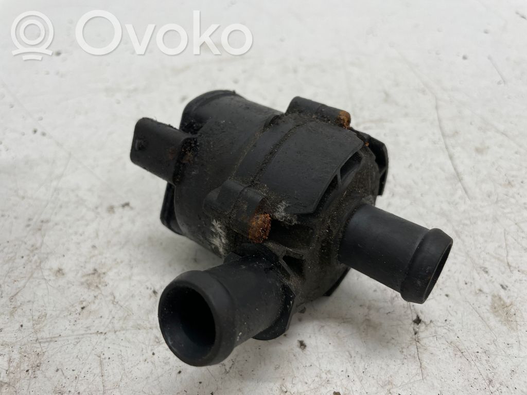 Audi Q3 8U Pompe à eau de liquide de refroidissement 