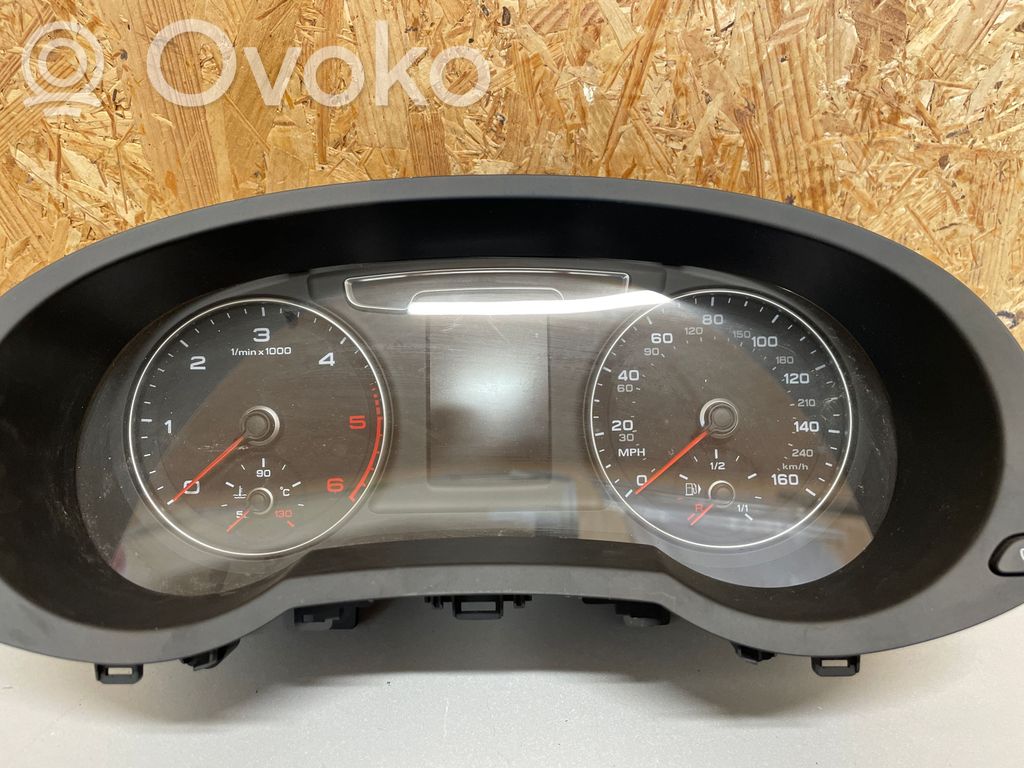 Audi Q3 8U Nopeusmittari (mittaristo) 