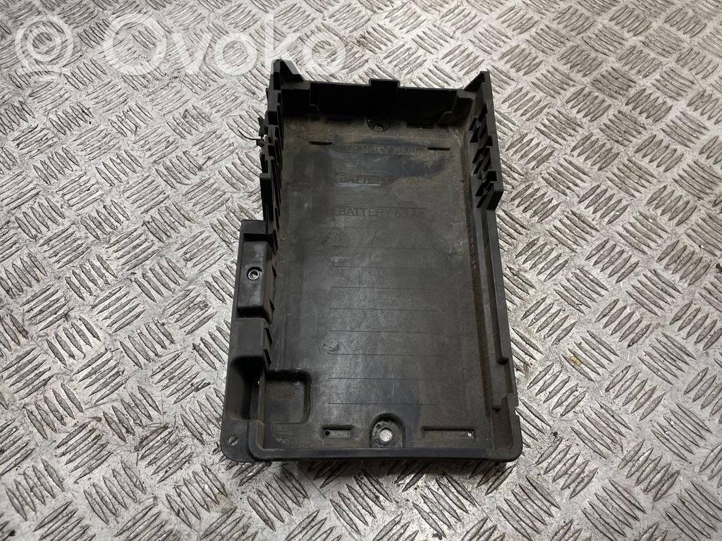 Opel Meriva B Półka akumulatora 