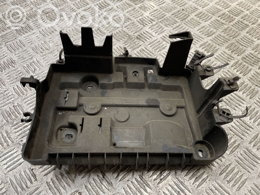 Opel Corsa D Akumulatora nostiprināšanas pamatne 