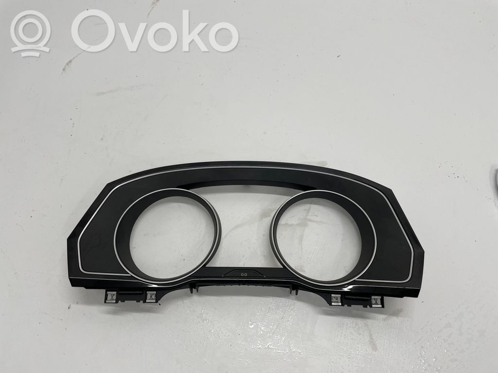 Volkswagen Golf VII Instrumentu paneļa dekoratīvā apdare 