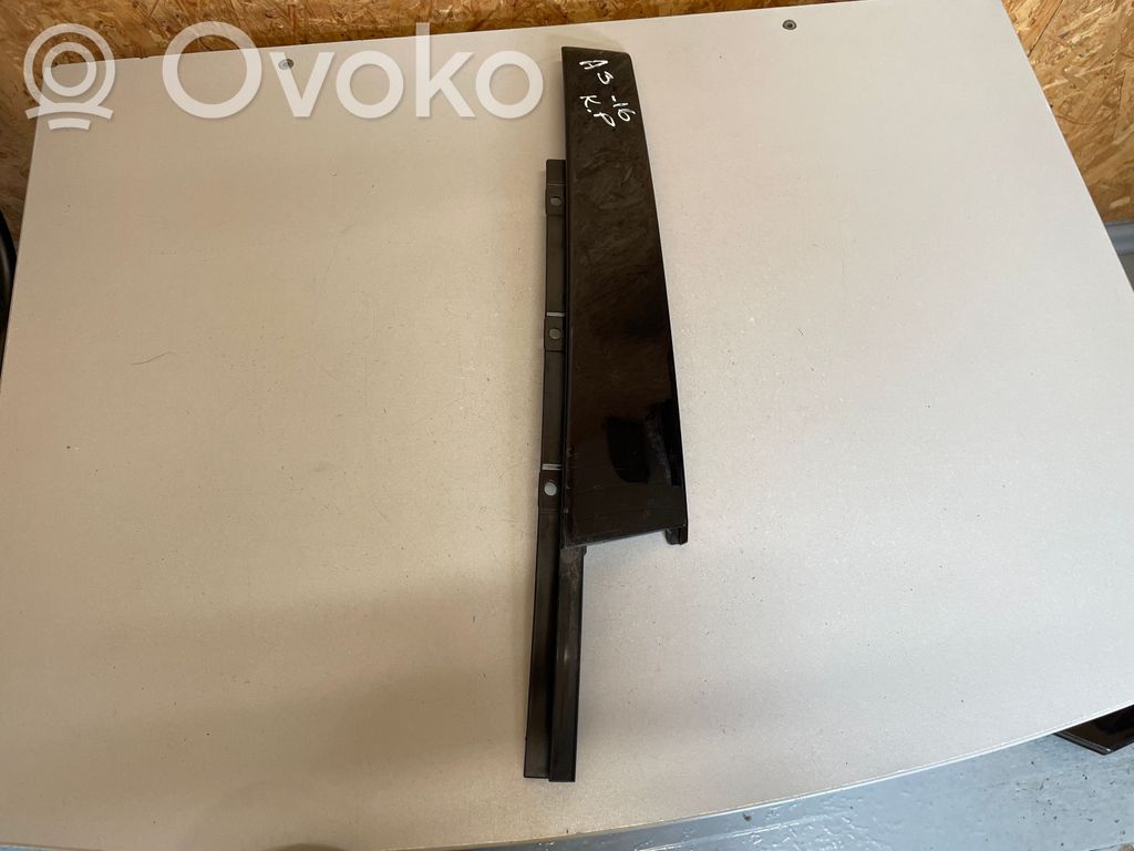 Audi A3 S3 8V Listwa / Uszczelka szyby drzwi przednich 