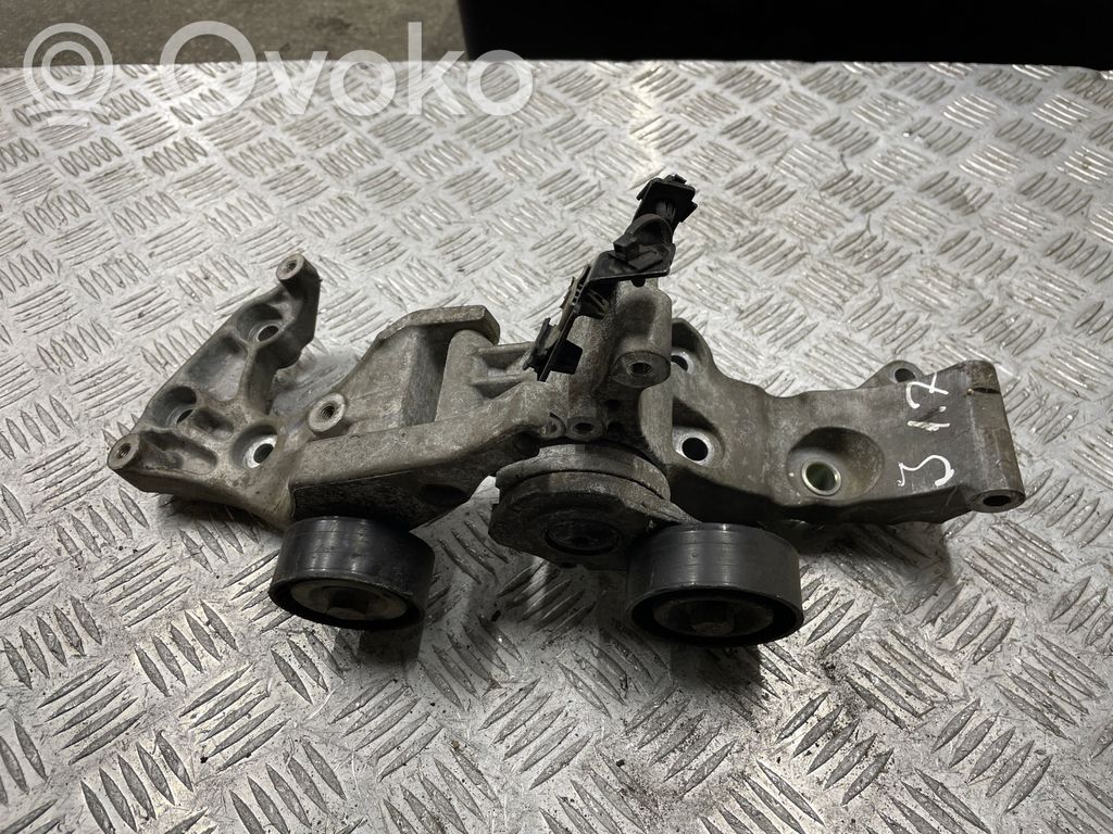 Opel Astra J Ģeneratora stiprinājums 