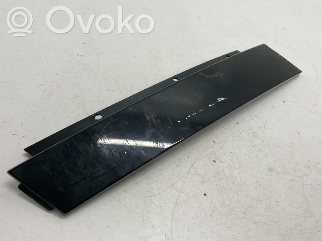 Listwa drzwi tylnych   5E7839904