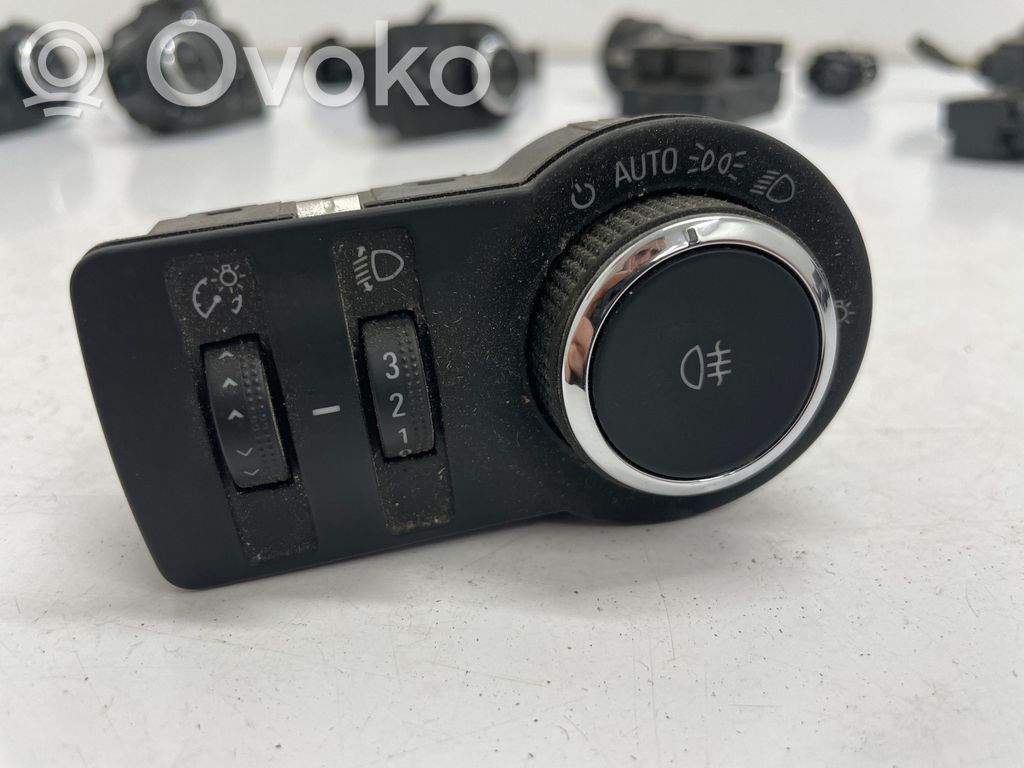 Opel Astra J Light switch 