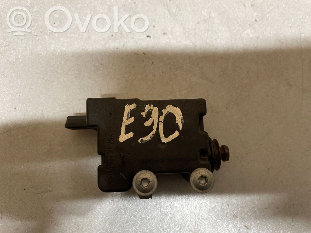 BMW 3 E90 E91 Fuel tank cap lock 