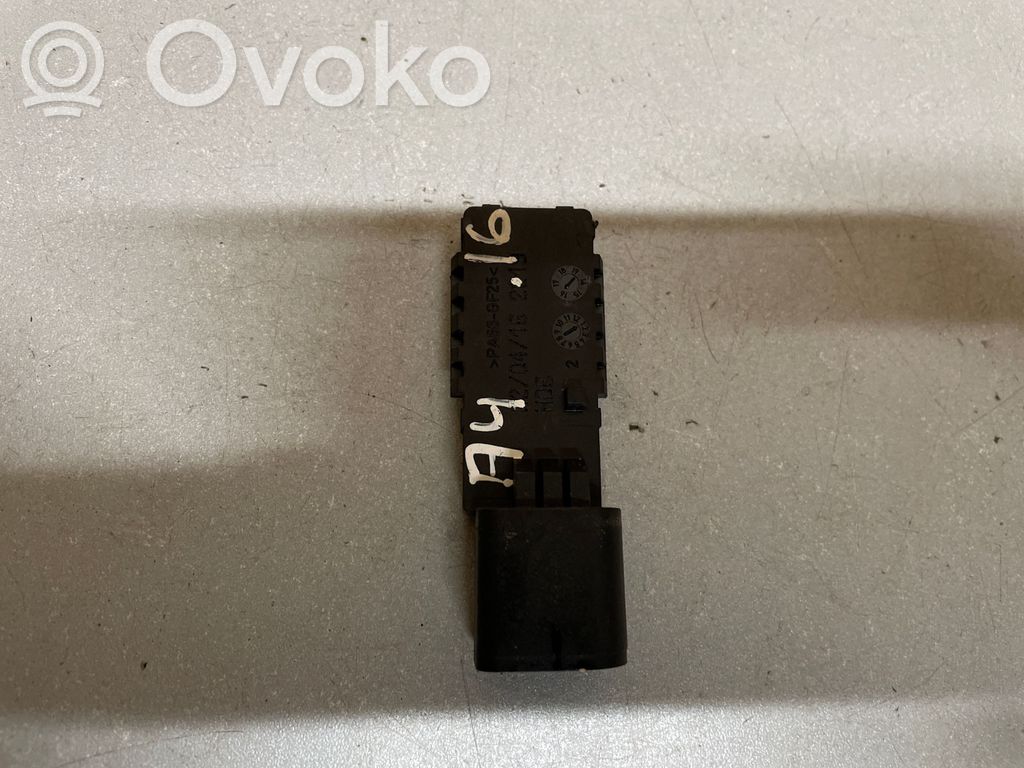 Audi A4 S4 B9 Kytkimen pääsylinteri 