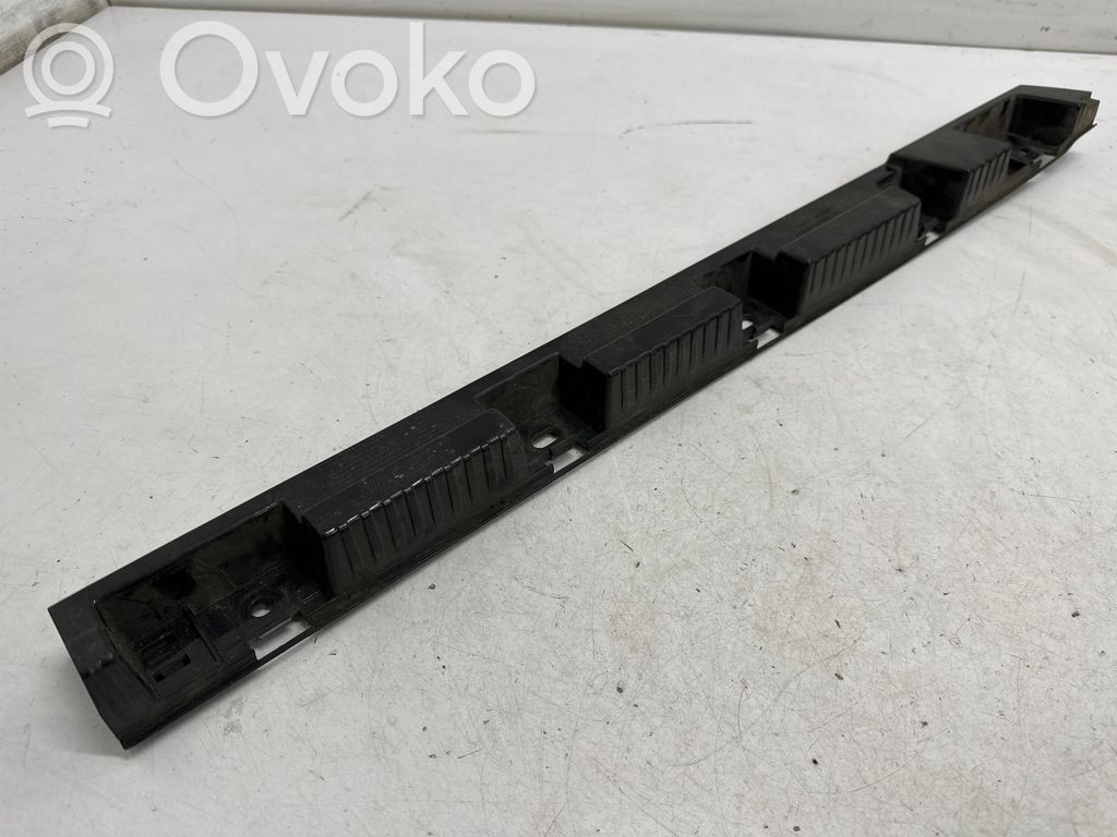 BMW X1 E84 Sill supporting ledge 
