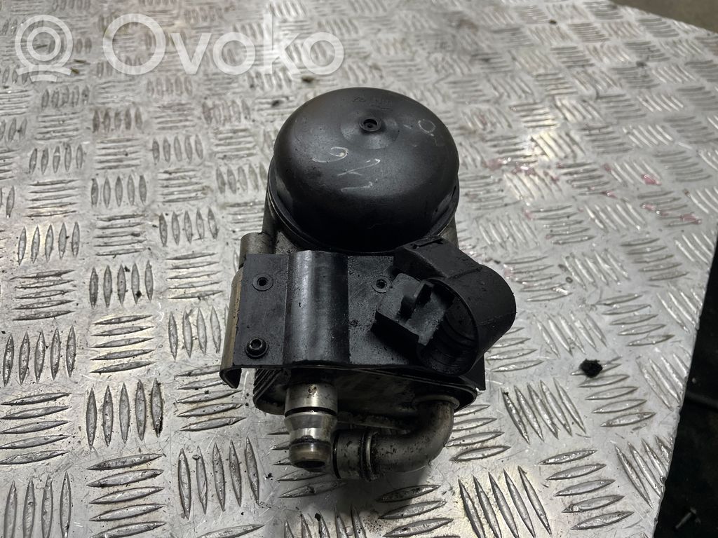 BMW X3 E83 Oil filter mounting bracket 