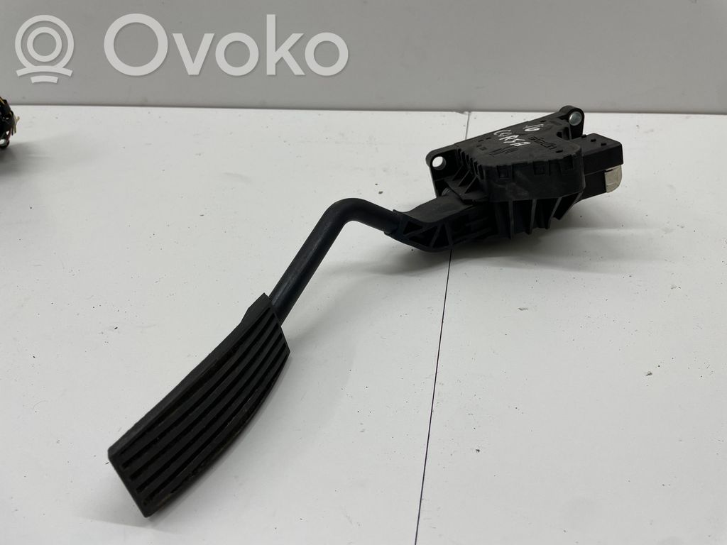 Opel Corsa E Kaasupoljin 