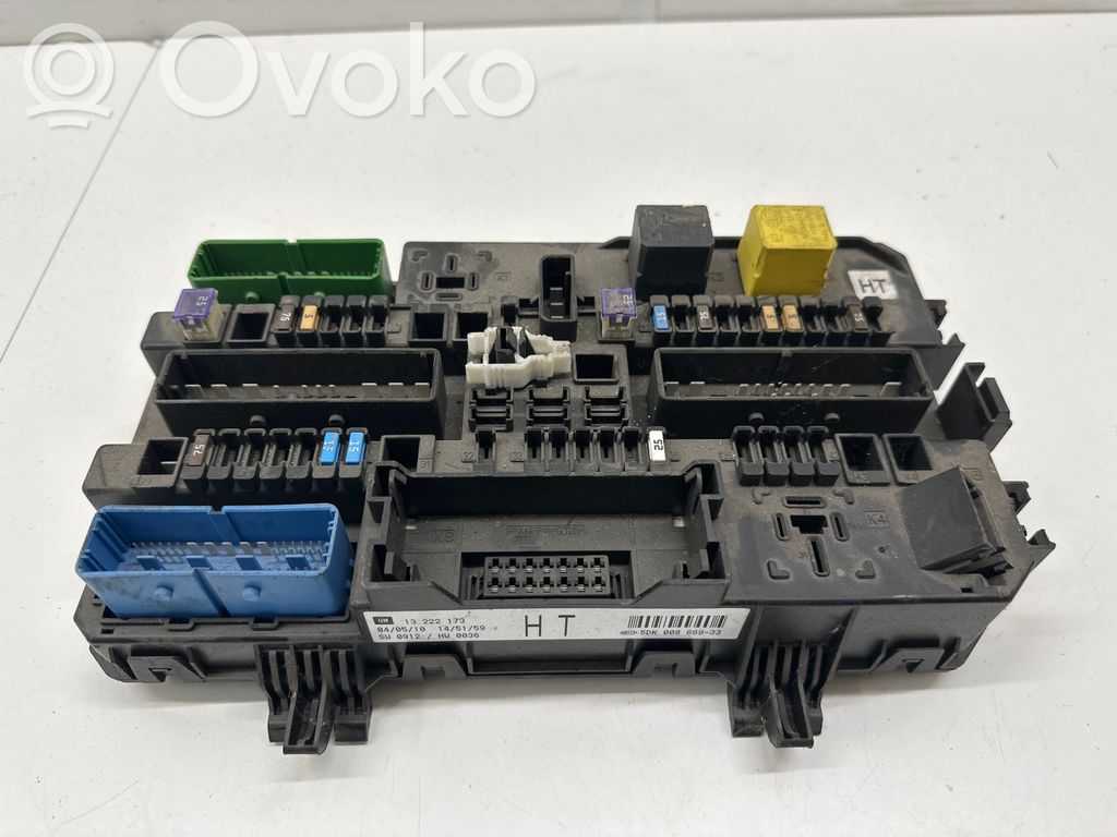 Opel Astra H Fuse module 