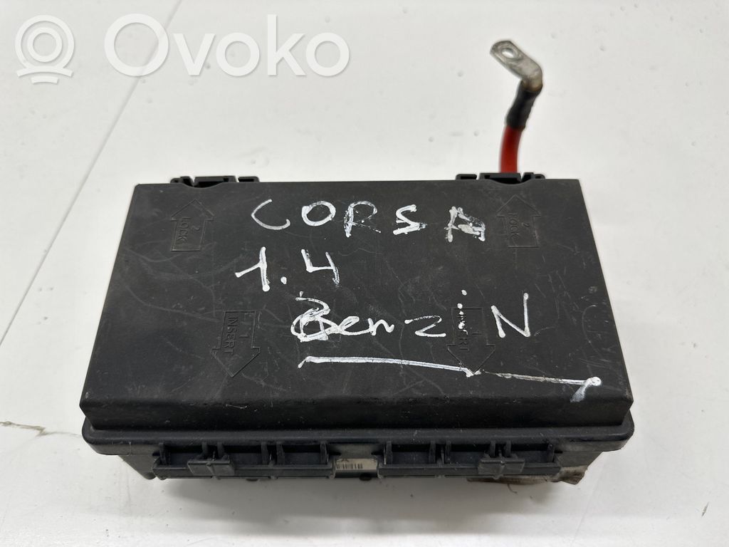Opel Corsa D Juego de caja de fusibles 
