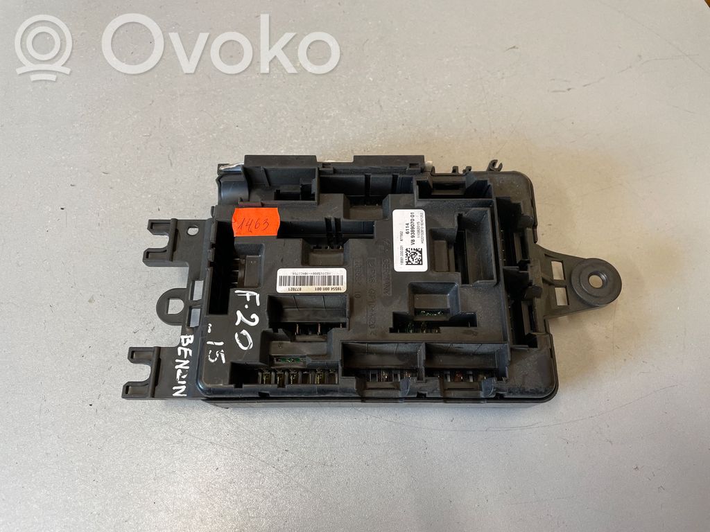 BMW 1 F20 F21 Ramka / Moduł bezpieczników 