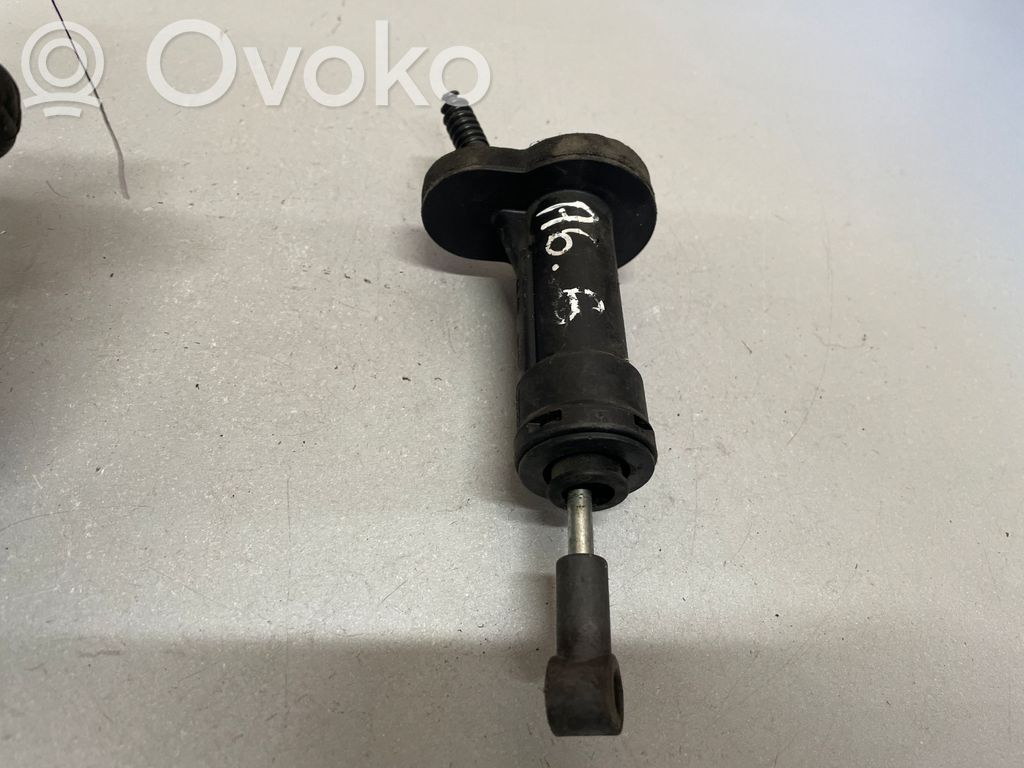 Audi A6 S6 C6 4F Kytkimen apusylinteri 