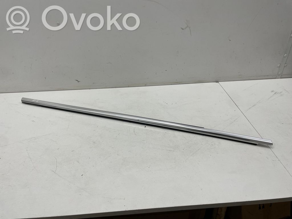 BMW 5 G30 G31 G38 Listwa / Uszczelka szyby drzwi przednich 