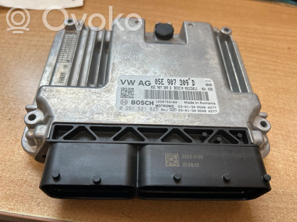 Engine control unit/module   05E907309D,0261S21825
