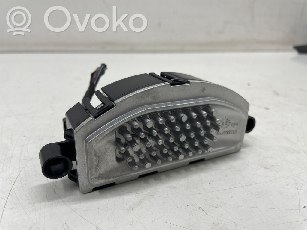 Skoda Octavia Mk4 Lämpöpuhaltimen moottorin vastus 