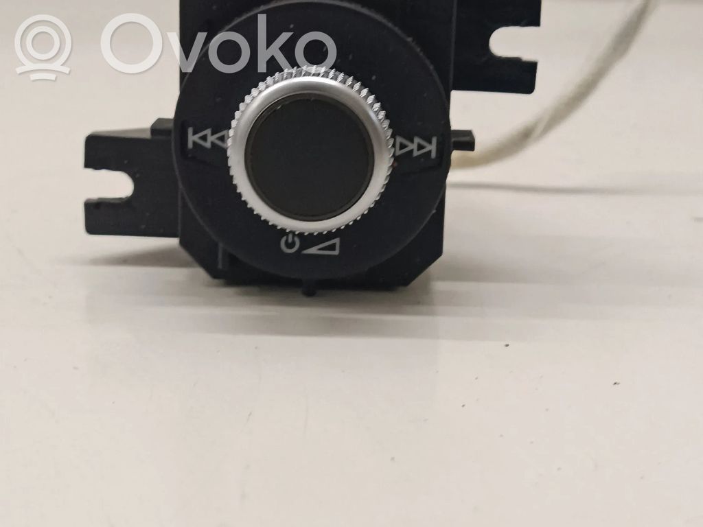 Audi Q2 - Sound control switch 
