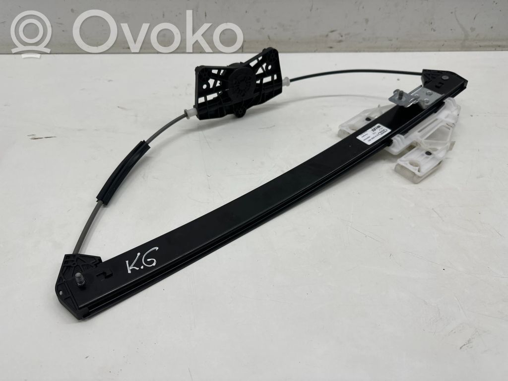 Audi Q2 - Mechanizm podnoszenia szyby tylnej bez silnika 