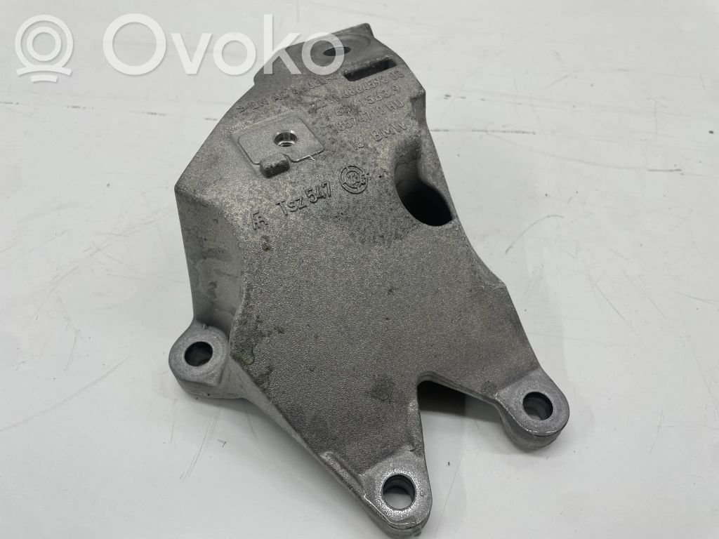 BMW 5 G30 G31 G38 Engine mounting bracket 