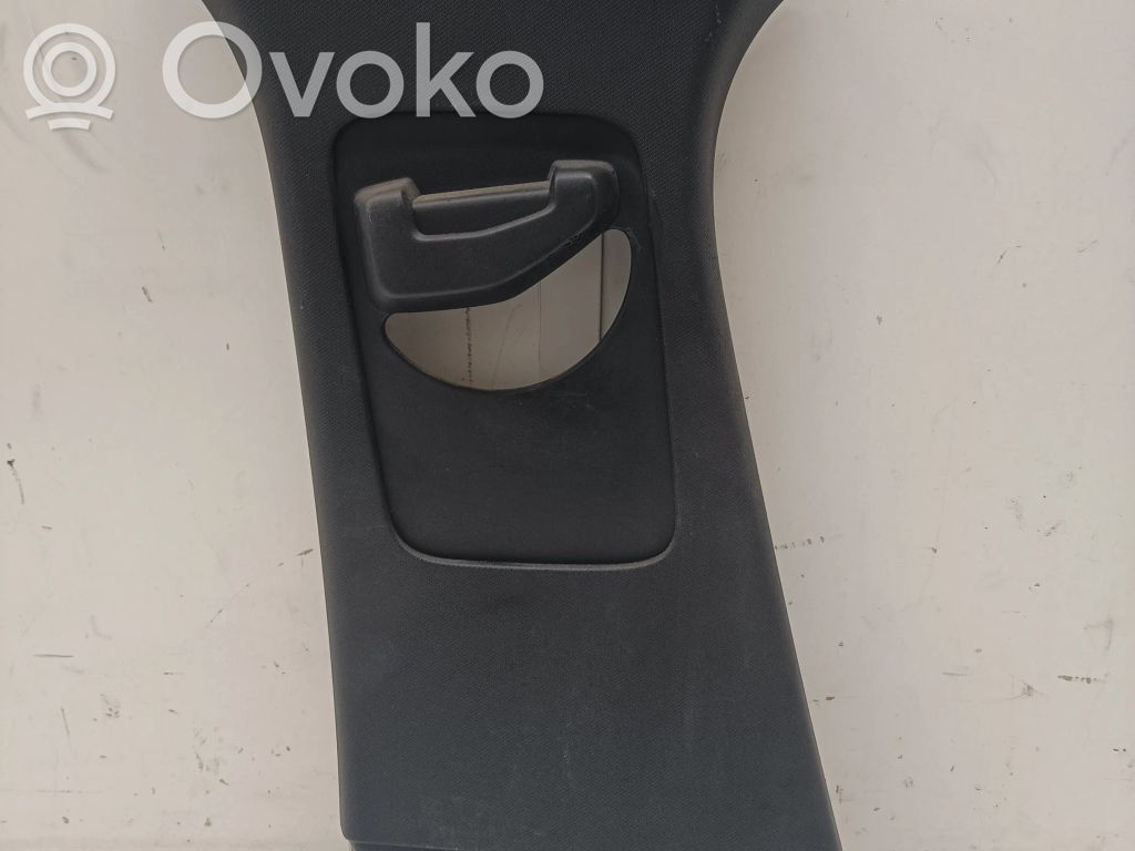 Ford Focus Pilar (B) (superior) 