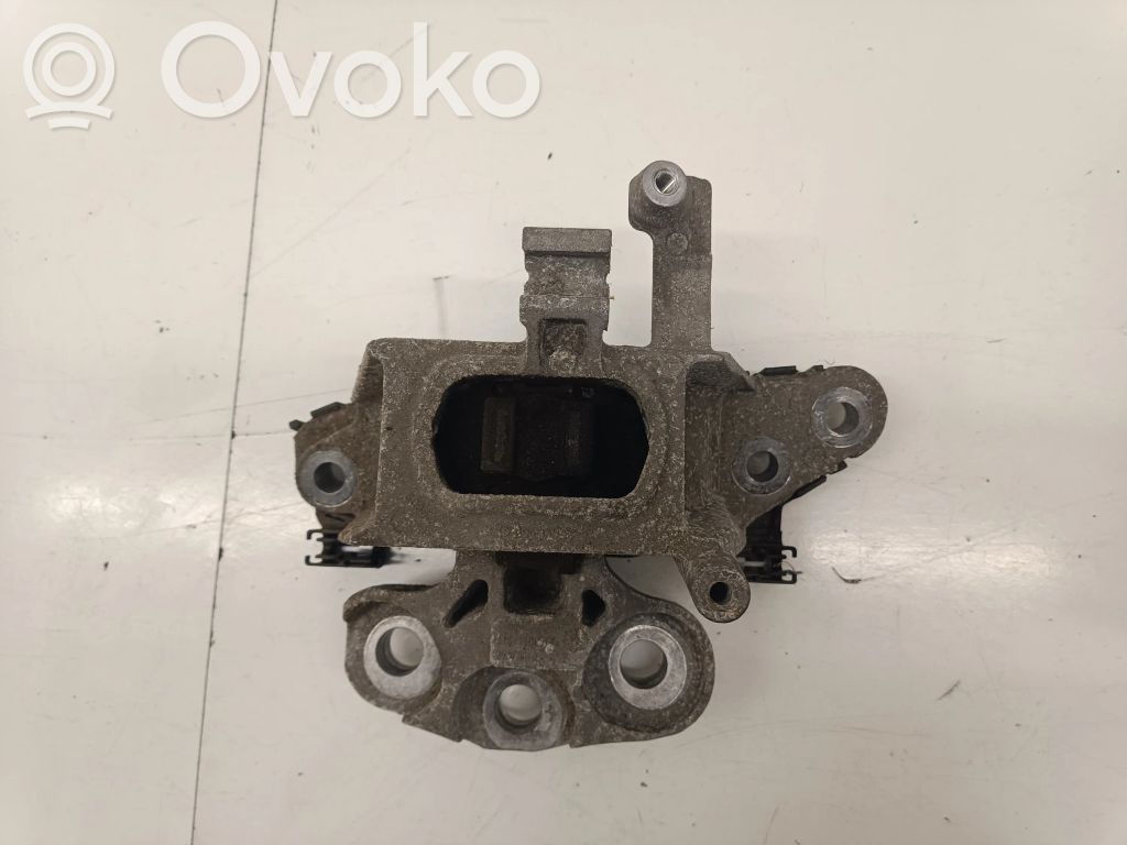 Opel Astra K Engine mount bracket 