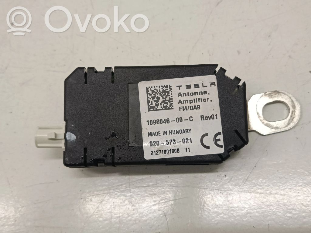 Tesla Model 3 Antenos stiprintuvas 