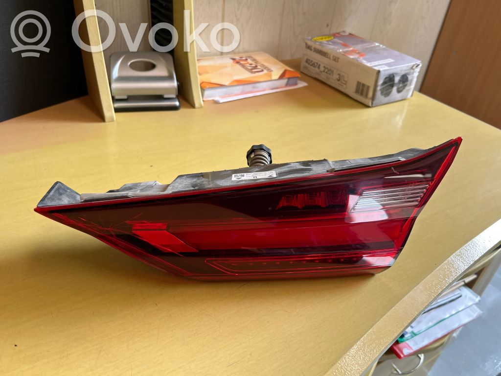 Lampy tylnej klapy bagażnika   7450852,647752