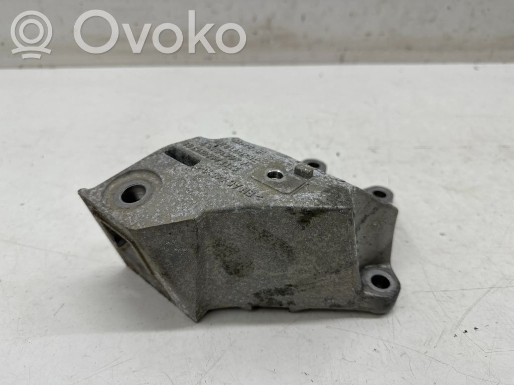 BMW 5 G30 G31 G38 Engine mounting bracket 
