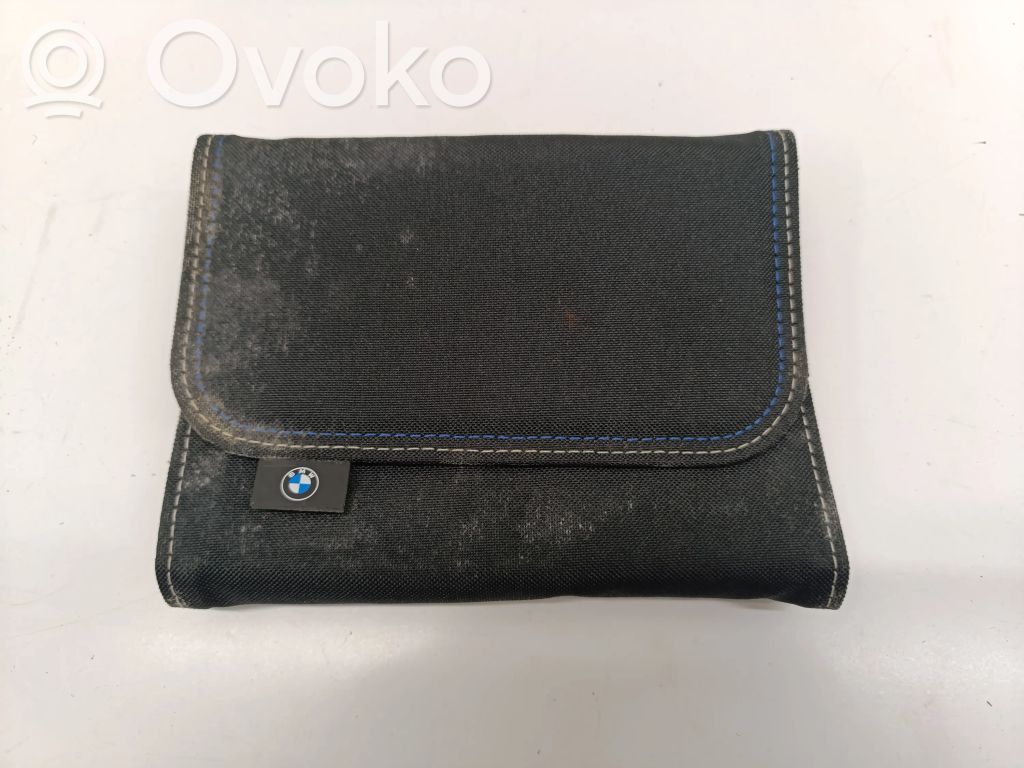 BMW 3 G20 G21 Omistajan huoltokirja 