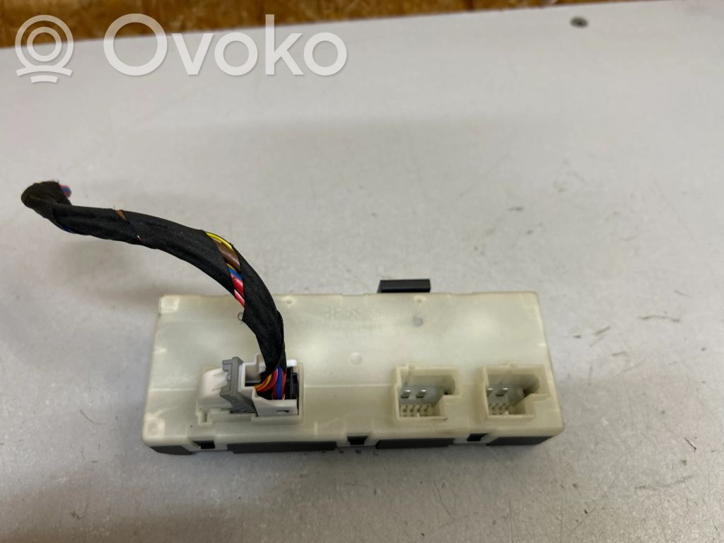 Tailgate/trunk control unit/module   7463683