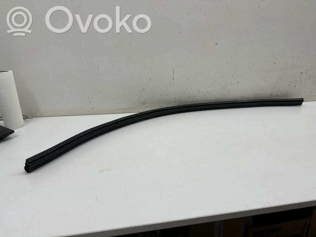 Uszczelka pokrywy silnika / maski przedniej   4K0823723A