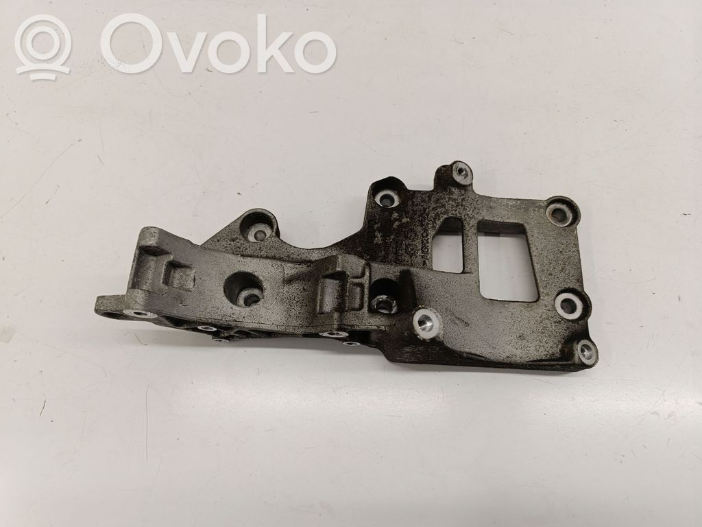 Audi A3 S3 8P Mocowanie alternatora 