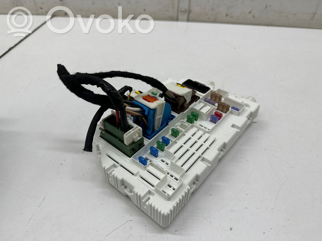 Opel Astra L Fuse module 